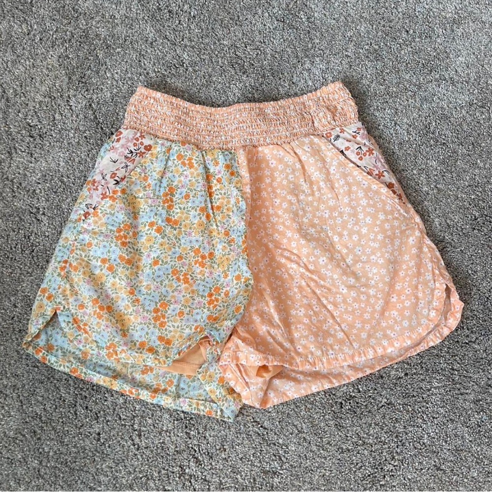 American eagle shorts with lining